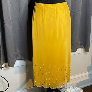 Antthony NY midi skirt, pull on. Scalloped crystal beading. Size Med. New.